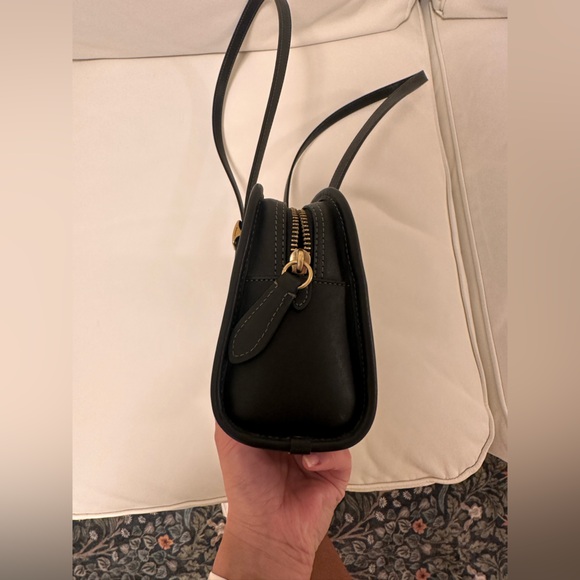 Coach Swing Zip - Picture 4 of 7